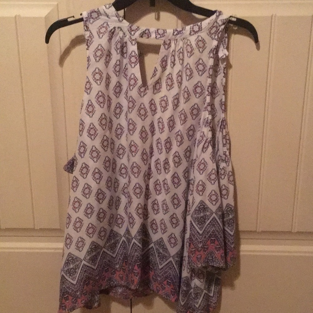 Cute white patterned shirt